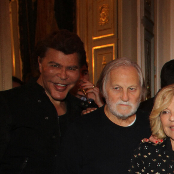 Exclusif - Grichka Bogdanov (Bogdanoff), Jean-Jacques Debout, Nicoletta, Anne Lettrée, Francis Lalanne, Pierre-Jean Chalençon (surnommé l'Empereur), sa soeur Isabelle Chalençon et ses fils Robin et Benjamin - Anniversaire de Pierre-Jean Chalençon au Palais Vivienne à Paris© Philippe Baldini/Bestimage