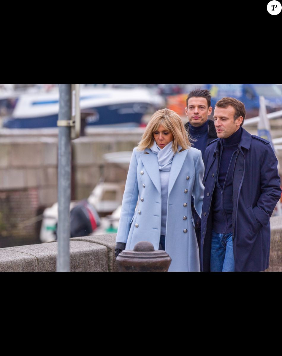 Le président Emmanuel Macron et sa femme Brigitte en week-end de la Toussaint à Honfleur le 31 octobre 2019.