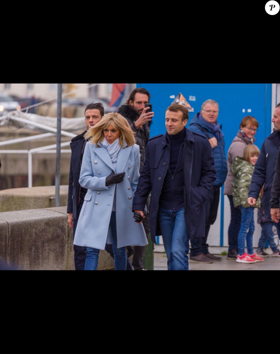 Le président Emmanuel Macron et sa femme Brigitte en week-end de la Toussaint à Honfleur le 31 octobre 2019.