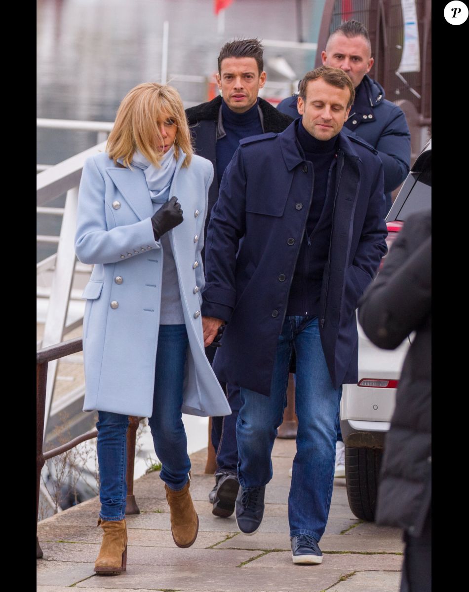 Le président Emmanuel Macron et sa femme Brigitte en week-end de la Toussaint à Honfleur le 31 octobre 2019.