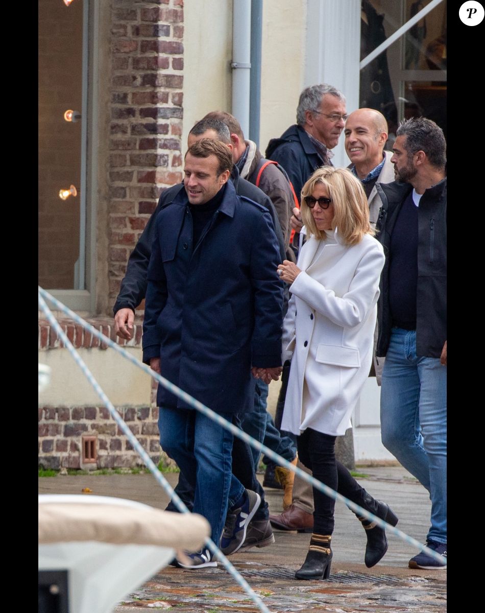 Semi-Exclusif - Le président Emmanuel Macron et sa femme Brigitte passent le week-end de la Toussaint à Honfleur, deuxième jour, le 1er novembre 2019.