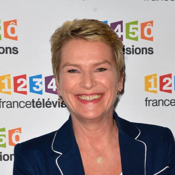 Élise Lucet lors du photocall de la présentation de la nouvelle dynamique 2017-2018 de France Télévisions. Paris, le 5 juillet 2017. © Guirec Coadic/Bestimage 