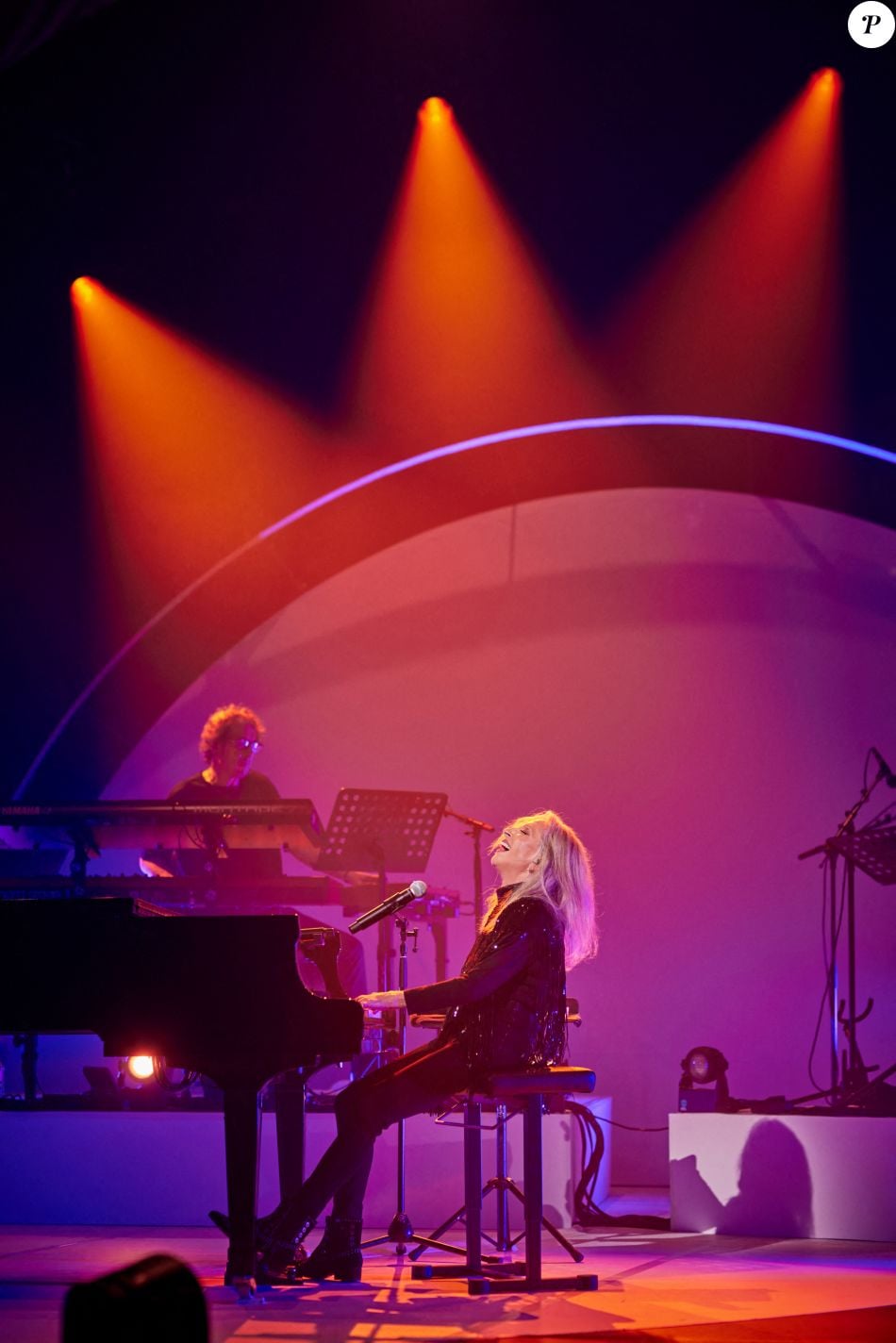 Exclusif - L'auteure-compositrice-interprète et pianiste française ...
