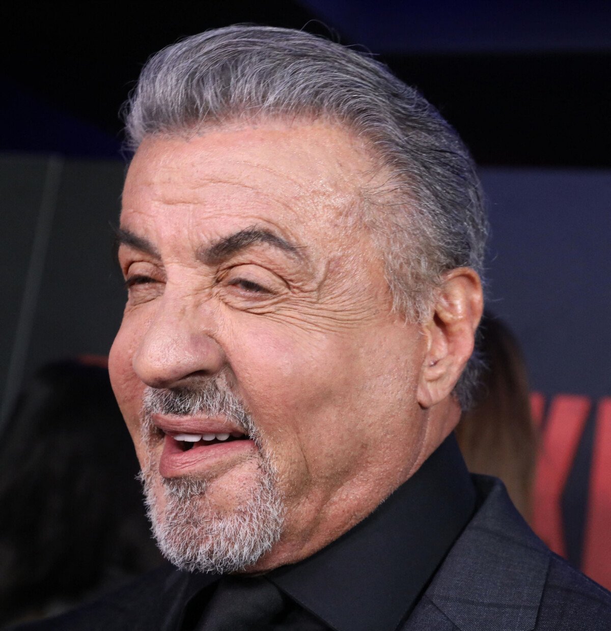 Sylvester Stallone passé tout près du divorce : la passion retrouvée avec  sa femme Jennifer - Purepeople