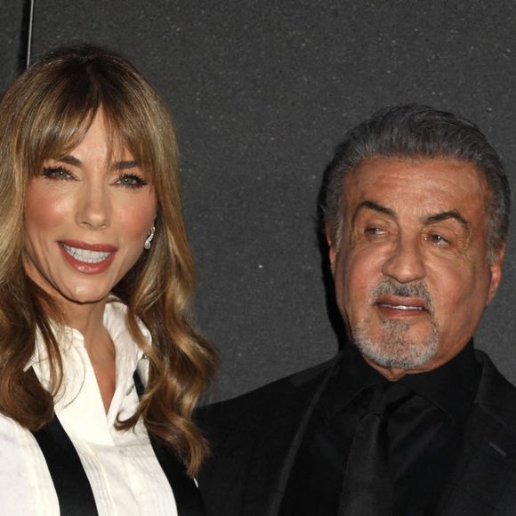 Sylvester Stallone, sa femme Jennifer Flavin et leur filles Sistine et Sophia à la première de "Tulsa King" à New York le 9 novembre 2022. 