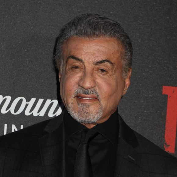 Sylvester Stallone, sa femme Jennifer Flavin et leur filles Sistine et Sophia à la première de "Tulsa King" à New York le 9 novembre 2022. 