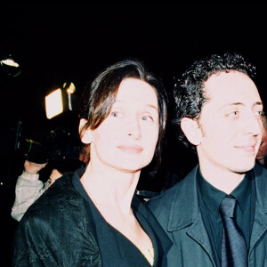 Gad Elmaleh et sa compagne Anne Brochet en 2001.