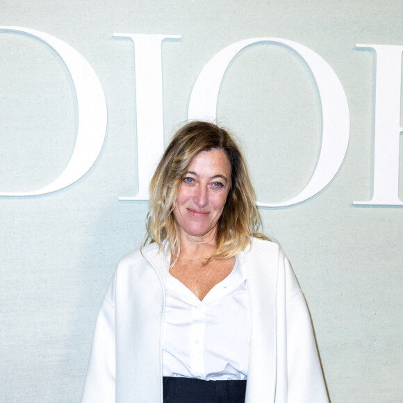 Valeria Bruni-Tedeschi - Photocall du défilé Dior Collection Femme Prêt-à-porter Printemps/Eté 2023 lors de la Fashion Week de Paris, France, le 27 septembre 2022. © Olivier Borde/Bertrand Rindoff Petroff/ Bestimage