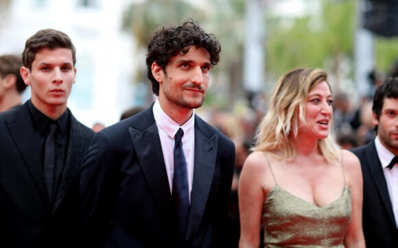 Noham Edje, Louis Garrel, Valeria Bruni-Tedeschi - Montée des marches du film « Les Amandiers » lors du 75ème Festival International du Film de Cannes. Le 22 mai 2022 © Dominique Jacovides / Bestimage