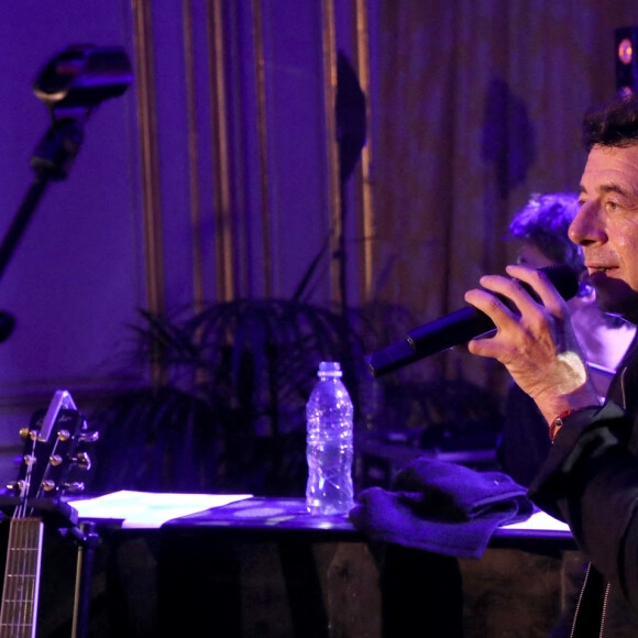 Concert privé de Patrick Bruel durant le 35ème Dîner de Gala "Vaincre le cancer" au profit de la lutte contre les cancers au Cercle de l'Union Interalliée à Paris, France, le 29 Octobre 2022. © Bertrand Rindoff / Bestimage 