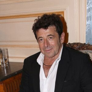 Patrick Bruel - Dîner du 35ème Gala "Vaincre le cancer" au profit de la lutte contre les cancers au Cercle de l'Union Interalliée à Paris le 29 octobre 2022. Plus de 90.000 cancers n'ont pu être diagnostiqués en 2020 à cause de la pandémie de la covid-19. Sans ces dommages collatéraux, le cancer reste la première cause de mortalité prématurée en France. Face à ce constat, il est urgent de ne pas relâcher les efforts dans la recherche contre le cancer au risque d'effacer une partie non négligeable des progrès réalisés ces dernières années, ce qui aurait pour conséquence d'impacter les malades. © Bertrand Rindoff / Bestimage