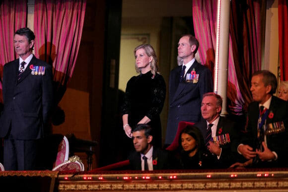 Sophie Rhys-Jones, comtesse de Wessex, le prince Edward, comte de Wessex, Sir Timothy Laurence, le Premier ministre Rishi Sunak et sa femme Akshata Murthy - Les membres de la famille royale d'Angleterre lors du festival annuel du souvenir de la Royal British Legion au Royal Albert Hall de Londres, Royaume Uni, le 12 novembre 2022.