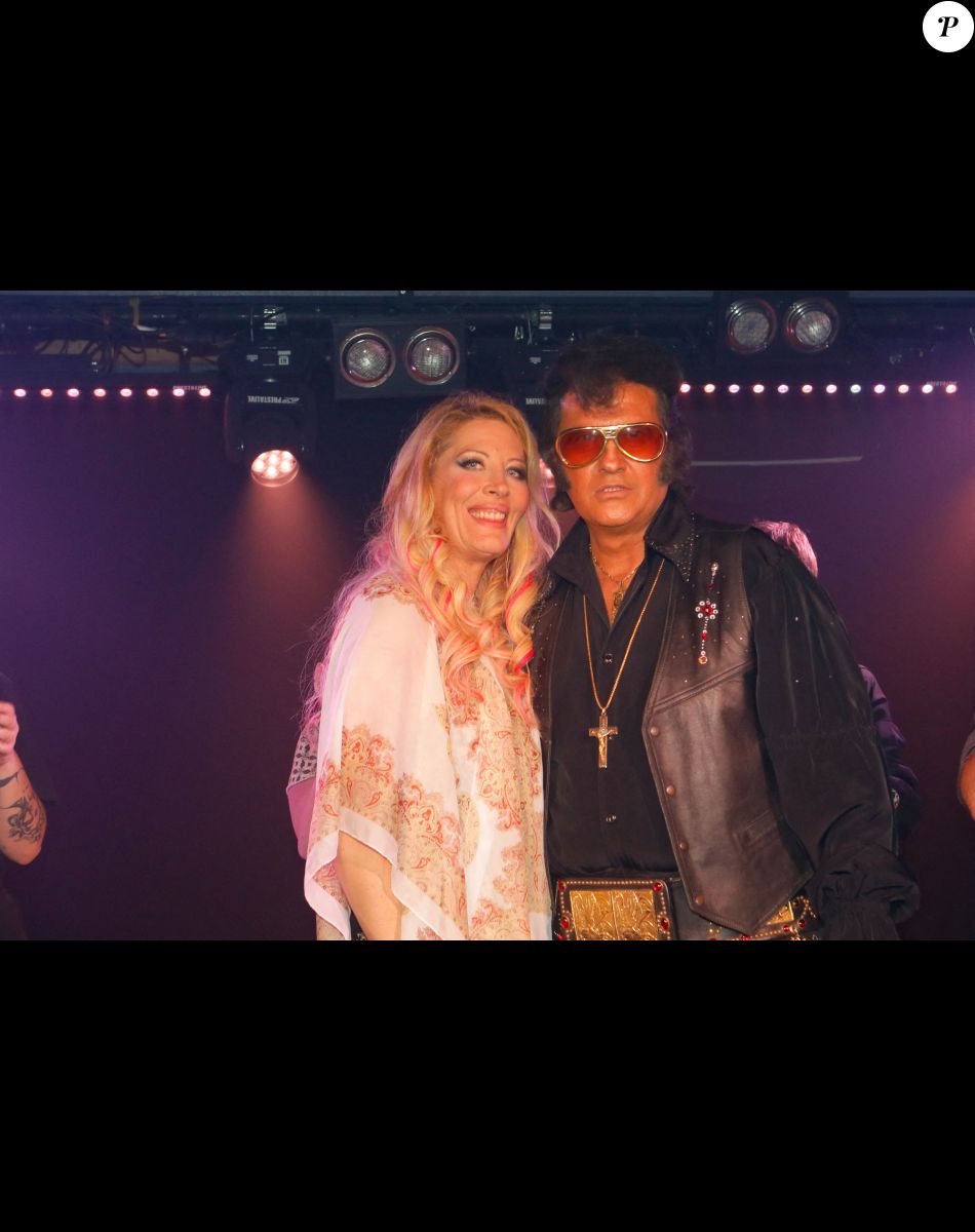 Exclusif - Loana (Loana Petrucciani), Eric Prayer (sosie d'Elvis Presley) - Concert de Eryl Prayer (sosie d'Elvis Presley) lors de la tournée "Elvis Tour intimiste" avec la participation de Loana au bateau théâtre "Le Nez Rouge" à Paris, le 26 juin 2021. © Christophe Clovis / Bestimage