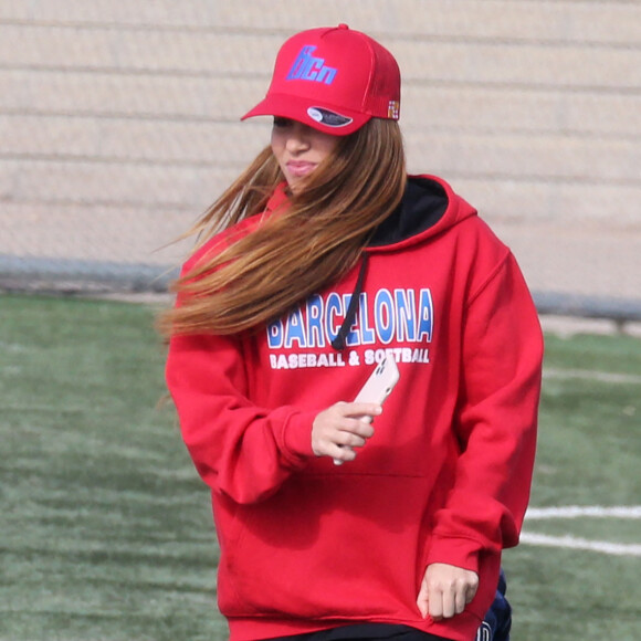 Shakira assiste à un match de baseball de son fils Milan avant leur départ pour Miami où elle doit s'installer avec ses enfants. Barcelone le 12 novembre 2022.