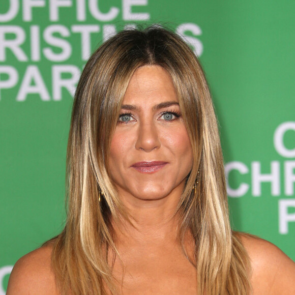Jennifer Aniston lors de la première du film ''Joyeux Bordel !'' (Office Christmas Party) à Westwood, le 7 décembre 2016. © F. Sadou/AdMedia via ZUMA Wire/Bestimage
