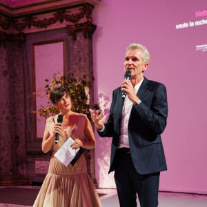 Denis Brogniart - Soirée caritative "For the women we love" (dédiée à la recherche sur les cancers du sein) au profit de la fondation ARC au Pavillon Cambon à Paris le 14 novembre 2022.