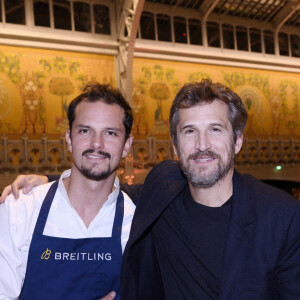 Exclusif - Le chef Juan Arbelaez, Guillaume Canet - Dîner de charité Breitling à la Samaritaine pour l'association "Premiers de Cordée" à Paris le 14 novembre 2022. L'associationPremiers de Cordée propose des animations sportives auprès des enfants hospitalisés. ADN de l'association depuis sa création, ce programme comprend de nombreuses actions pour initier un maximum d'enfants malades et/ou en situation de handicap à la pratique sportive. © Rachid Bellak/Bestimage