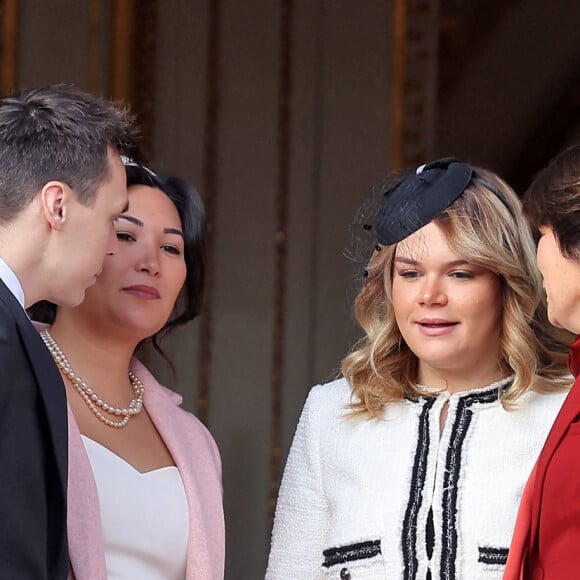 Louis Ducruet et sa femme Marie Chevallier, Camille Gottlieb et la princesse Stéphanie de Monaco - La famille princière au balcon du palais lors de la Fête Nationale de la principauté de Monaco le 19 novembre 2022. © Dominique Jacovides / Bruno Bebert / Bestimage