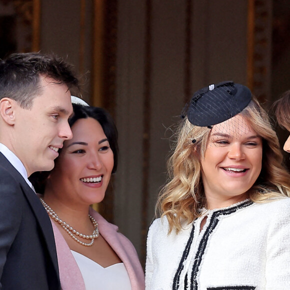 Louis Ducruet et sa femme Marie Chevallier, Camille Gottlieb et la princesse Stéphanie de Monaco - La famille princière au balcon du palais lors de la Fête Nationale de la principauté de Monaco le 19 novembre 2022. © Dominique Jacovides / Bruno Bebert / Bestimage