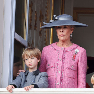 Stefano Casiraghi, la princesse Caroline de Hanovre, Francesco Casiraghi, la princesse Alexandra de Hanovre - La famille princière au balcon du palais lors de la Fête Nationale de la principauté de Monaco le 19 novembre 2022. © Dominique Jacovides / Bruno Bebert / Bestimage