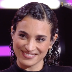 Camélia Jordana lors de la demi-finale de la "Star Academy" pour chanter avec Tiana - TF1