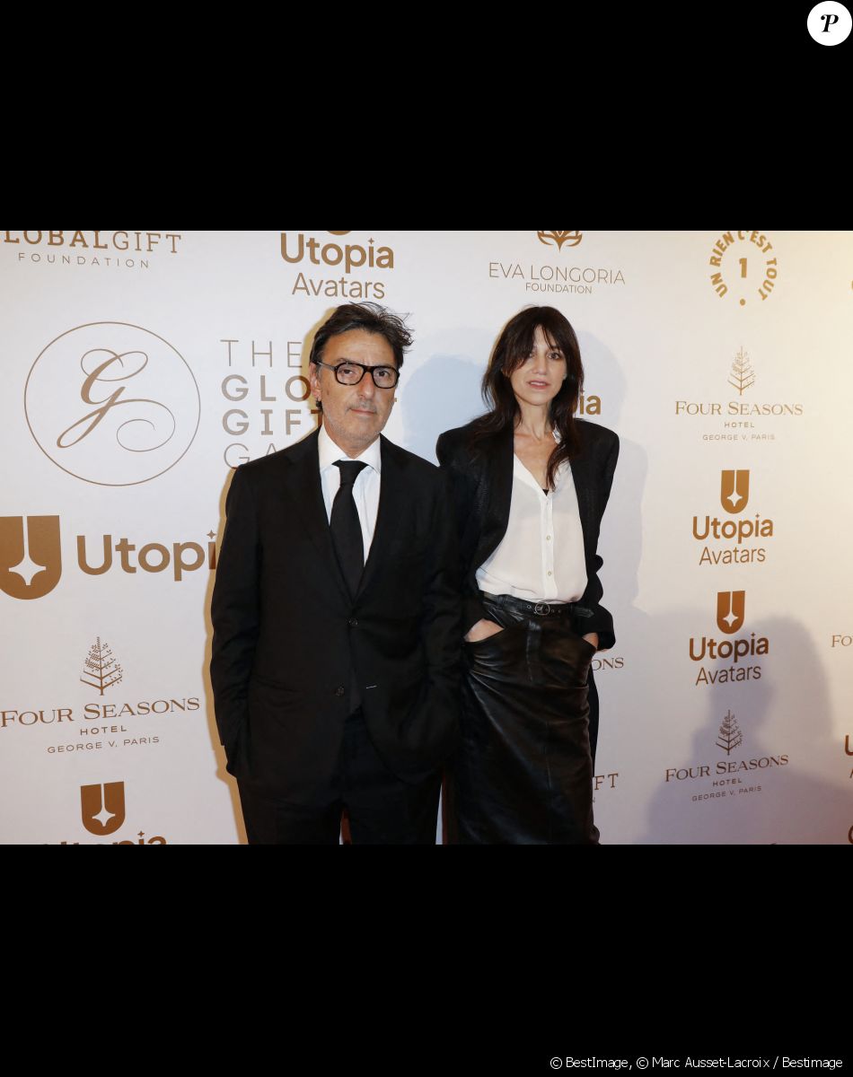 Yvan Attal, Charlotte Gainsbourg - Photocall de la 10ème édition du "Global Gift Gala 2022" au Four Seasons Hotel George V à Paris le 19 novembre 2022. © Marc Ausset-Lacroix / Bestimage