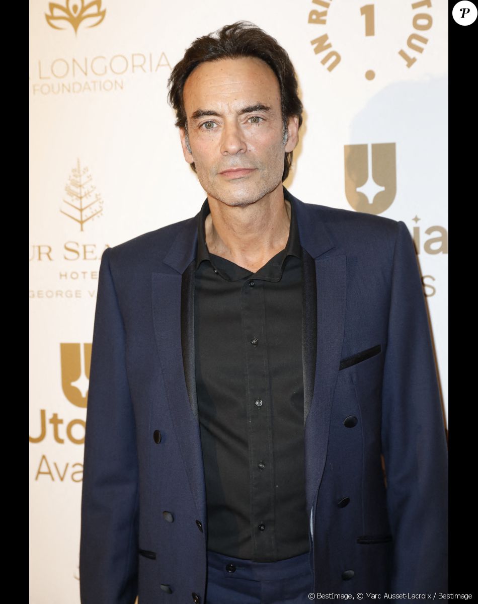 Anthony Delon - Photocall de la 10ème édition du "Global Gift Gala 2022" au Four Seasons Hotel George V à Paris le 19 novembre 2022. © Marc Ausset-Lacroix / Bestimage