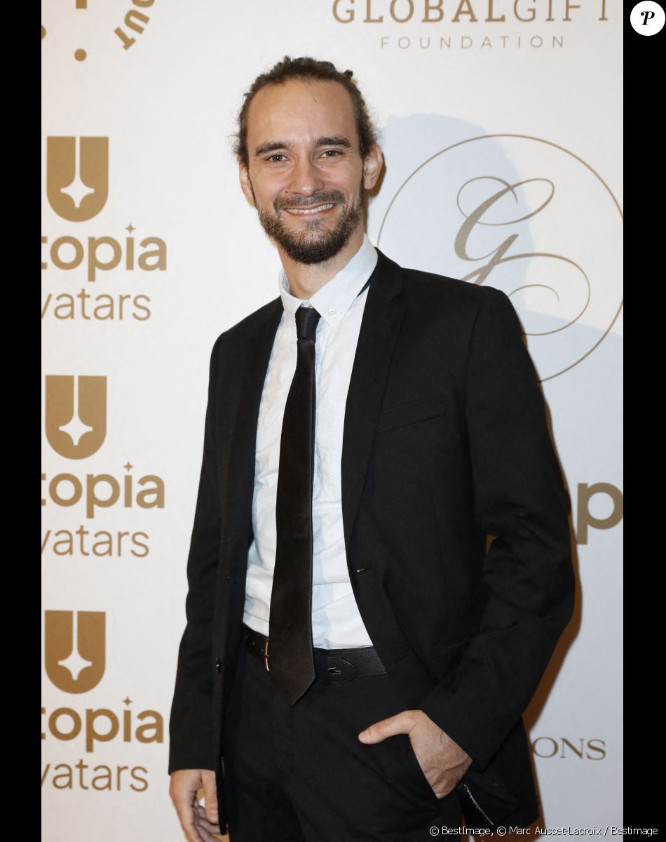 Florian Hessique - Photocall de la 10ème édition du "Global Gift Gala 2022" au Four Seasons Hotel George V à Paris le 19 novembre 2022. © Marc Ausset-Lacroix / Bestimage