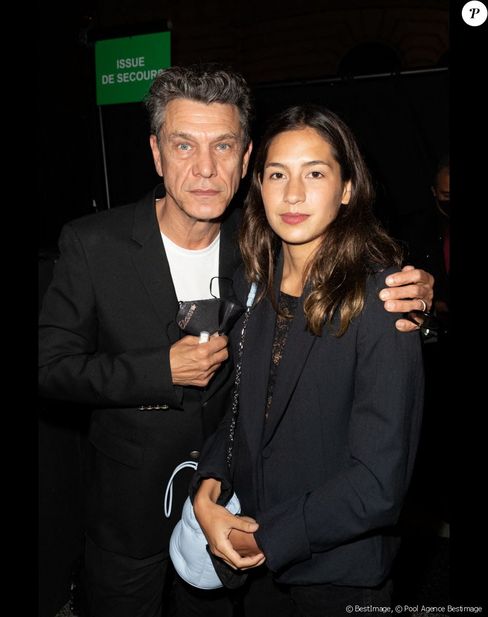 Exclusif - Première sortie officielle de Marc Lavoine et Line Papin depuis leur mariage lors du défilé Etam Live Show 2020 à Paris le 30 septembre 2020. © Pool Agence Bestimage