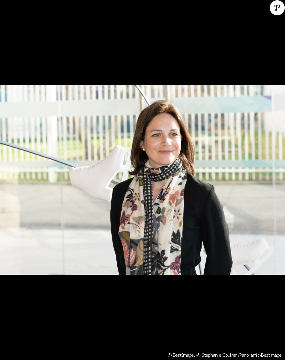 Nathalie Pechalat, présidente de la Fédération française des sports de glace (FFSG) lors de la présentation de la sculpture "Nagano" de l'artiste Pierre Larauza, le sculpteur à Montpellier, France. © Stéphanie Gouiran/Panoramic/Bestimage