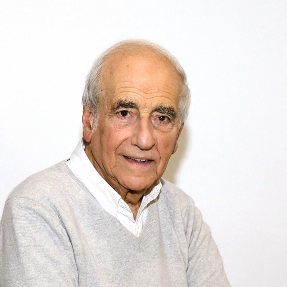 Exclusif - Portrait de Jean-Pierre Elkabbach, lors de l'enregistrement de l'émission "L'Instant de Luxe". Le 4 octobre 2021 © Cédric Perrin / Bestimage 
