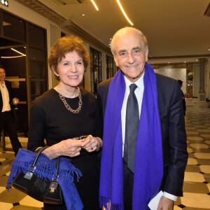 En couple depuis plus de 5 décennies, ils avaient affronté ensemble la maladie
Exclusif - Jean-Pierre Elkabbach et sa femme Nicole Avril - 2ème Gala caritatif de l'Institut Rafaël "Maison de l'après Cancer" au Pavillon d'Armenonville à Paris. © Erez Lichtfeld/Bestimage 