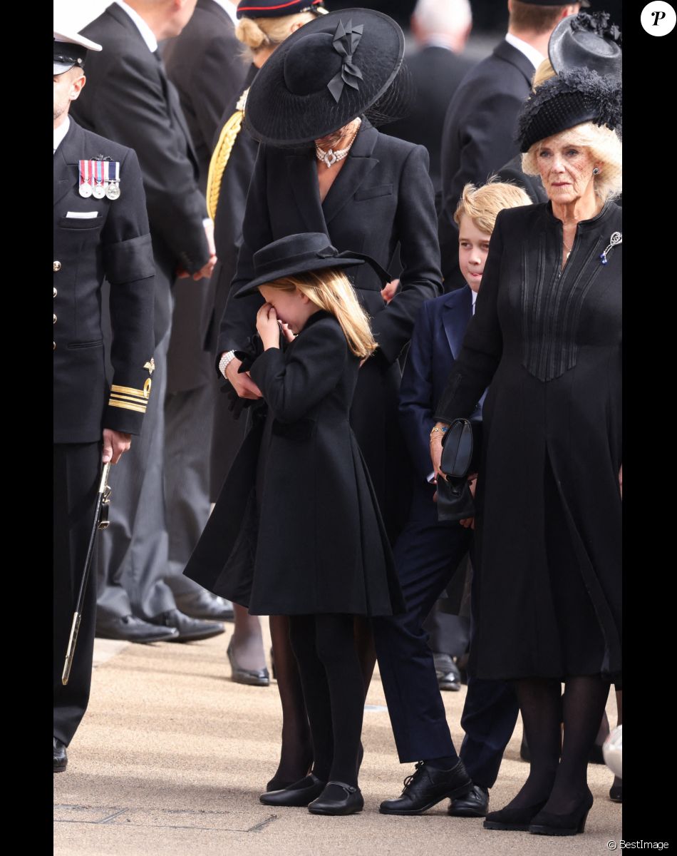 La princesse Charlotte de Galles, Catherine (Kate) Middleton, princesse de Galles,, Le prince George de Galles et Camilla Parker Bowles, reine consort d'Angleterre - Funérailles nationales de la reine Elizabeth II à Londres, Royaume Uni, le 19 septembre 2022. © Avalon/panoramic/Bestimage