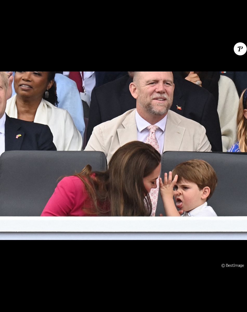 Kate Catherine Middleton, duchesse de Cambridge, le prince Louis - La famille royale d'Angleterre lors de la parade devant le palais de Buckingham, à l'occasion du jubilé de la reine d'Angleterre. le 5 juin 2022