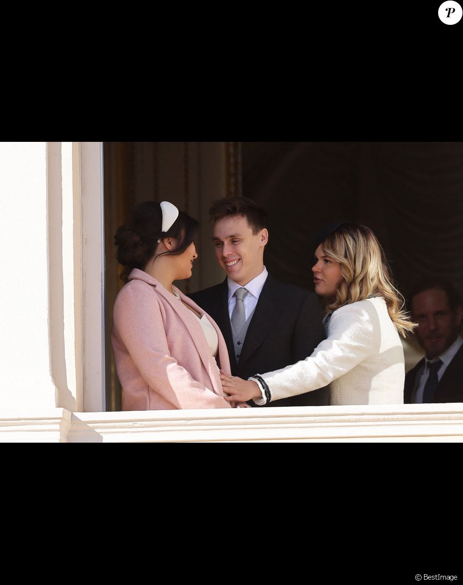Louis Ducruet et sa femme Marie Chevallier, Camille Gottlieb - La famille princière au balcon du palais lors de la Fête Nationale de la principauté de Monaco le 19 novembre 2022. © Dominique Jacovides / Bruno Bebert / Bestimage
