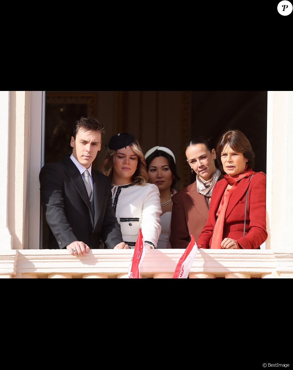 Louis Ducruet, Camille Gottlieb, Marie Chevallier, Pauline Ducruet, La princesse Stéphanie de Monaco - La famille princière au balcon du palais lors de la Fête Nationale de la principauté de Monaco le 19 novembre 2022. © Dominique Jacovides / Bruno Bebert / Bestimage