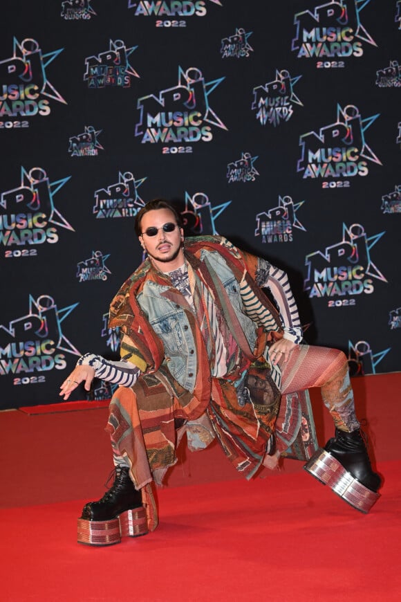 Yanis Marshall au photocall de la 24ème édition des "NRJ Music Awards (NMA)" au Palais des Festivals à Cannes le 18 novembre 2022. © Rachid Bellak / Bestimage 