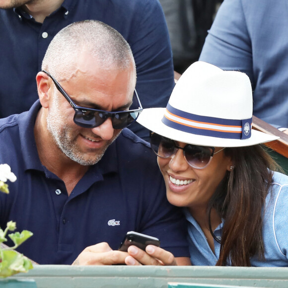 Amel Bent et son mari Patrick Antonelli dans les tribunes des internationaux de tennis de Roland Garros à Paris, France, le 3 juin 2018. © Dominique Jacovides - Cyril Moreau/Bestimage 