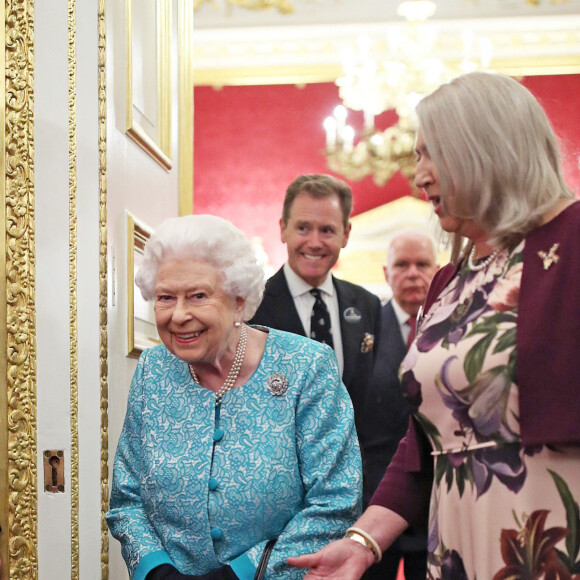 La reine Elisabeth II d'Angleterre à la réception donnée pour le 60ème anniversaire de l'association caritative "Cruse Bereavement Care" au Palais Saint James à Londres, le 21 octobre 2019. 