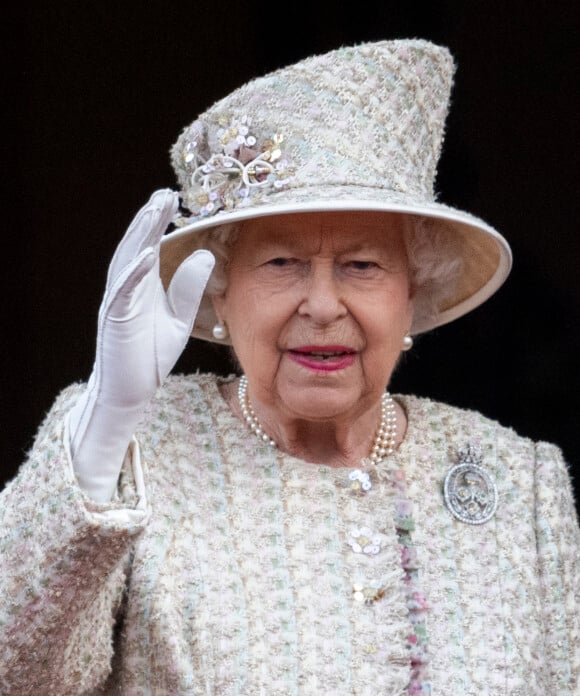 La reine Elisabeth II d'Angleterre - La famille royale au balcon du palais de Buckingham lors de la parade Trooping the Colour 2019, célébrant le 93ème anniversaire de la reine Elisabeth II, Londres, le 8 juin 2019. 