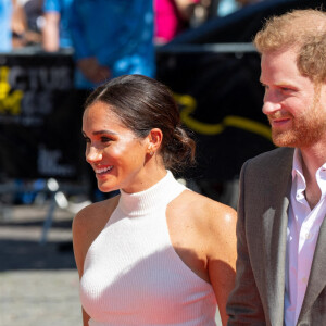 Le prince Harry, duc de Sussex et Meghan Markle, duchesse de Sussex, arrivent à l'hôtel de ville pour l'événement Invictus Games Dusseldorf 2023 One Year to Go, à Düsseldorf, Allemagne, le 6 septembre 2022. 