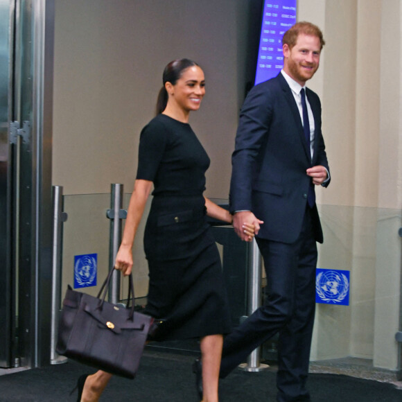 Le prince Harry, duc de Sussex et Meghan Markle, duchesse de Sussex, lors de la célébration du "Nelson Mandela International Day" au siège de l'ONU à New York. Le Prix Nelson Mandela des Nations Unies 2020 a été décerné à Mme Marianna V. Vardinoyannis de Grèce et au Dr Morissanda Kouyate de Guinée. New York, le 18 juillet 2022. 