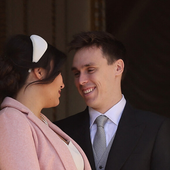 Louis Ducruet et sa femme Marie Chevallier, Camille Gottlieb - La famille princière au balcon du palais lors de la Fête Nationale de la principauté de Monaco, le 19 novembre 2022. © Dominique Jacovides / Bruno Bebert / Bestimage