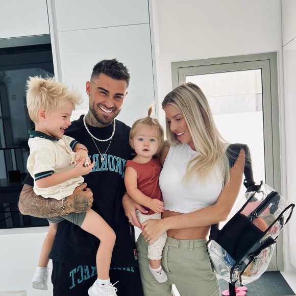 Jessica Thivenin et Thibault Garcia avec leurs enfants Maylone et Leewane