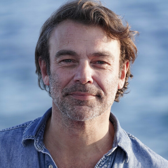 Patrick Puydebat durant le photocall sur le ponton du Majectic pour la série "Les Mystères de l'Amour" dans le cadre de Canneseries saison 3 au Palais des Festivals à Cannes. © Norbert Scanella / Panoramic / Bestimage