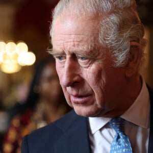 Le roi Charles III d'Angleterre, lors d'une cérémonie commémorant le 50ème anniversaire de la réinstallation des Asiatiques britanniques d'Ouganda au Royaume-Uni à Londres, le 2 novembre 2022. 