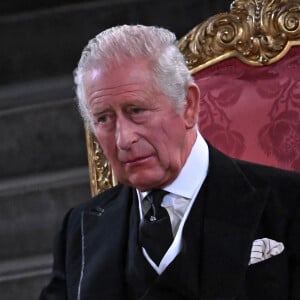 Le roi Charles III d'Angleterre - Les deux Chambres du Parlement se réunissent pour une cérémonie de condoléances à Westminster Hall à Londres, suite au décès de la reine Elisabeth II d'Angleterre.