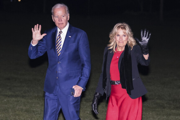 Le président des Etats-Unis Joe Biden et la première dame Jill Biden de retour à la Maison Blanche après une visite à Cherry Point (Caroline du Nord). Le 21 novembre 2022.