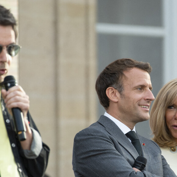 Le président de la République française Emmanuel Macron, sa femme la Première dame Brigitte Macron et Jean Michel Jarre lors de la Fête de la musique 2021 au palais de l'Elysée à Paris, France, le 21 avril 2021. © Eliot Blondet/Pool/Bestimage 