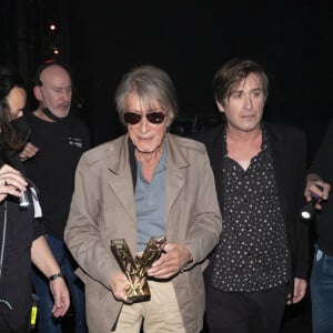 Exclusif - Jacques Dutronc (Victoire d'honneur) avec son fils Thomas Dutronc - 37e cérémonie des Victoires de la musique à la Seine musicale de Boulogne-Billancourt, le 11 février 2022. © Cyril Moreau / Tiziano Da Silva / Bestimage